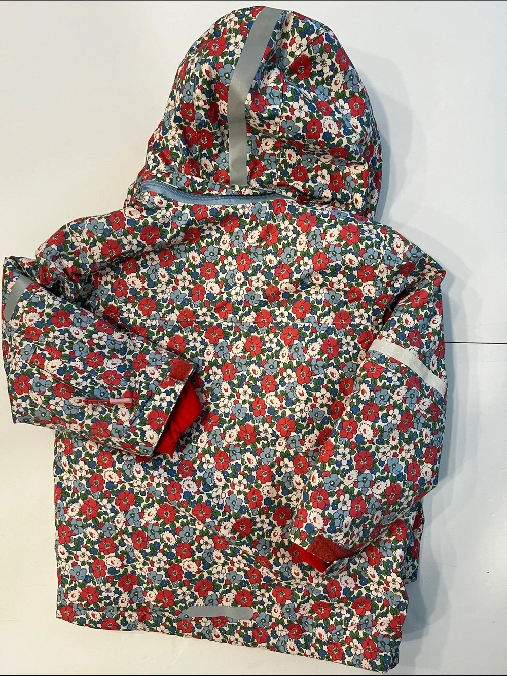 Mini Boden Floral Hooded Raincoat with Red Lining with matching mittens 6-7 yrs